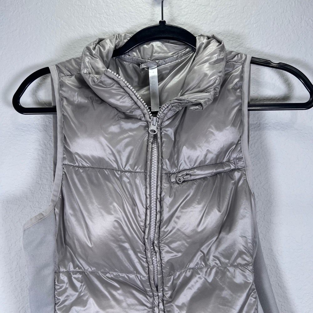Fabletics Puffer Vest Lightweight Quilted Full Zip Sleeveless Layer size small - Picture 3 of 8